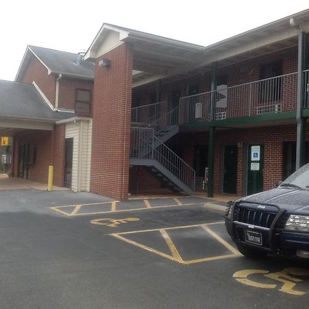 Highway Inn Mocksville Exterior photo